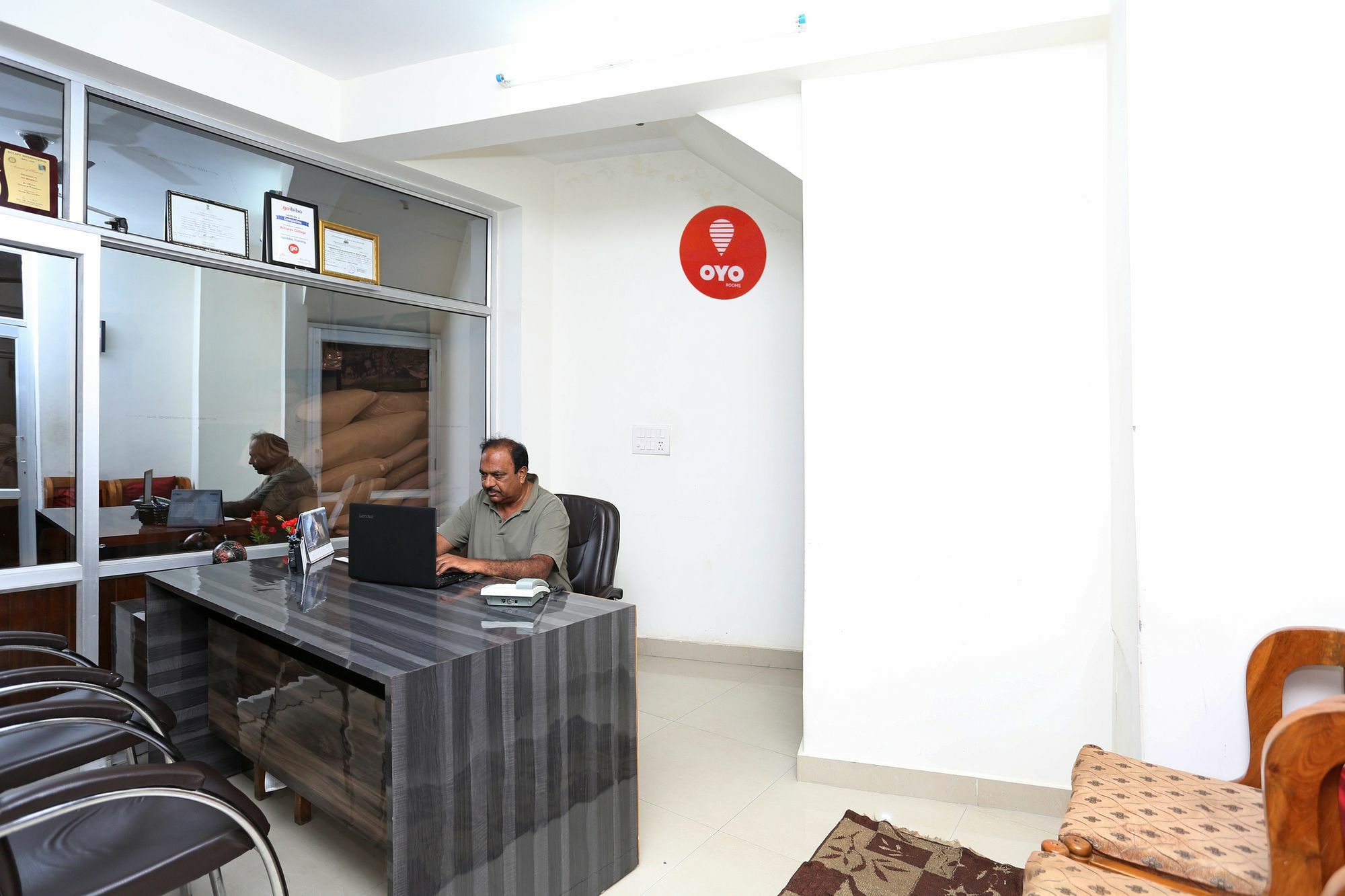 Oyo 7138 Acharya Cottage Manāli Exteriör bild